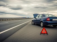 Consejos para mantener la calma y asegurar la zona tras un incidente en la vía