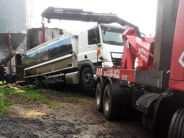 ¿Ha tenido una avería? ¡Llame a nuestra asistencia en carretera!