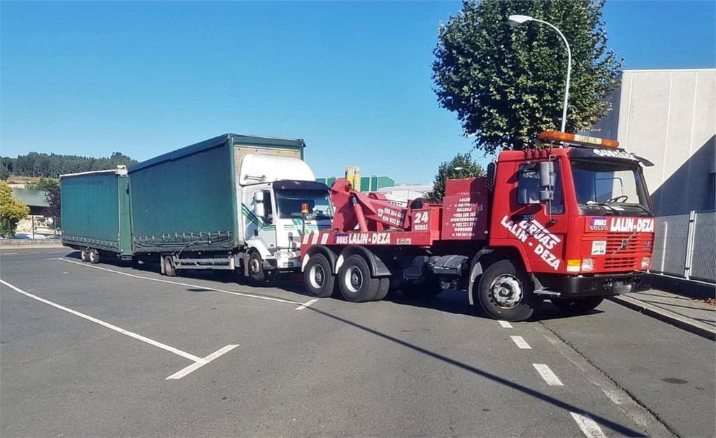 ¿Por qué confiar a Grúas Lalín Deza sus transportes especiales por carretera?