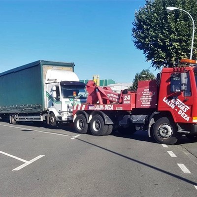 ¿Por qué confiar a Grúas Lalín Deza sus transportes especiales por carretera?