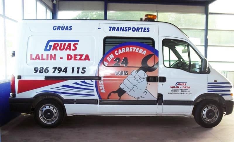 Servicio de coche taller de Grúas Lalín Deza