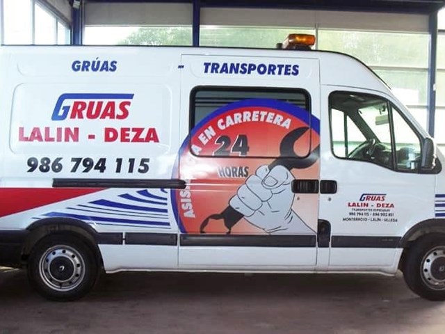Servicio de coche taller de Grúas Lalín Deza