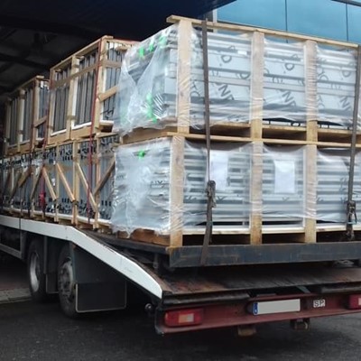 Tipos de camión de transporte terrestre y sus características
